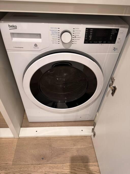 Spacious Modern 1 Bed Apartment. Londres Extérieur photo